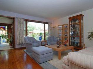 1720 Marguerite St, Park Ridge, IL 60068