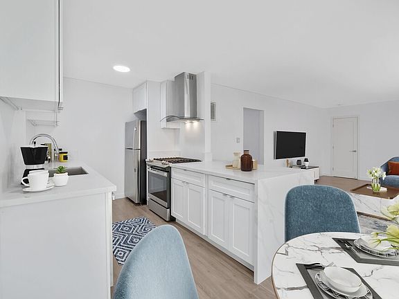 4th image of 6175 Canterbury Dr #303
