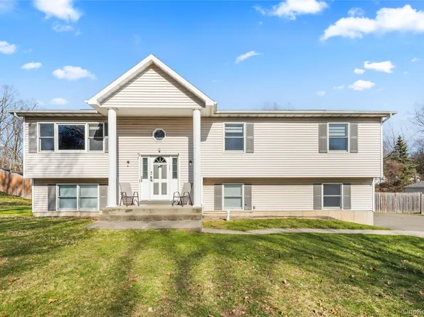 3 Algonquin Circle, Airmont, NY 10952