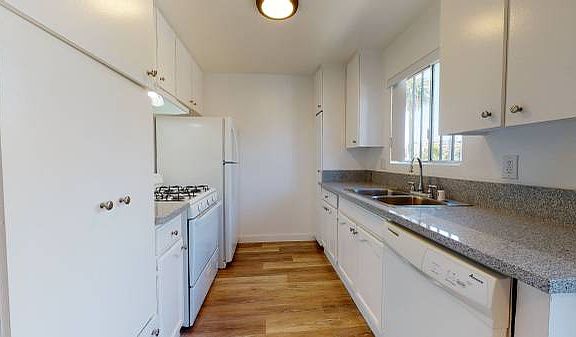 5th image of 412 N Serrano Ave #110