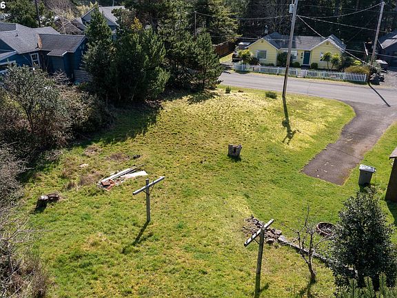 4th image of Manzanita Ave