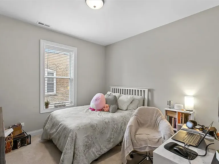 2418 W Medill Ave #2 — Photo 10