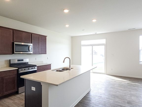 3rd image of 10438 Morse Pl