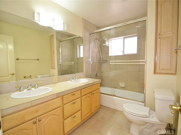 2203 Harriman Ln #B — Photo 15