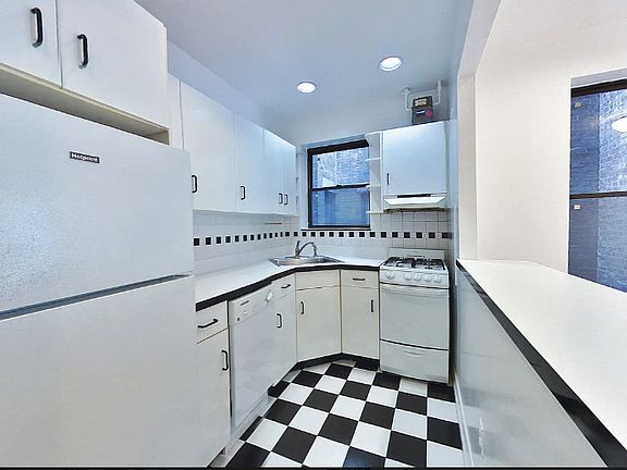 3rd image of 157 E 89th St APT 4FE