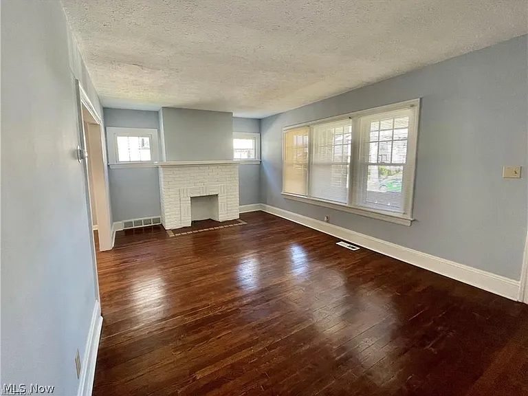 2076 Lewis Dr #DOWN — Photo 4