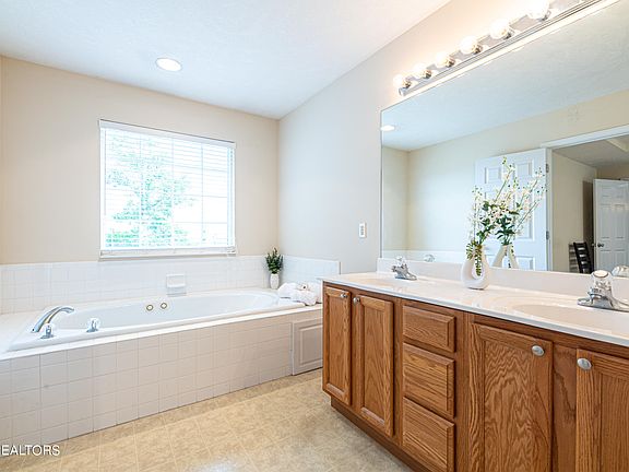 4th image of 5051 Alpha Terrace Ln