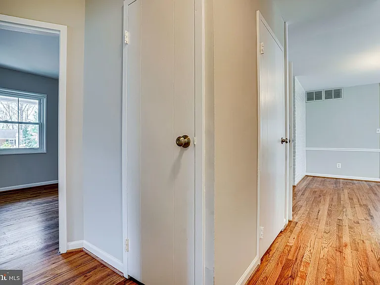 7430 Hastings St — Photo 26