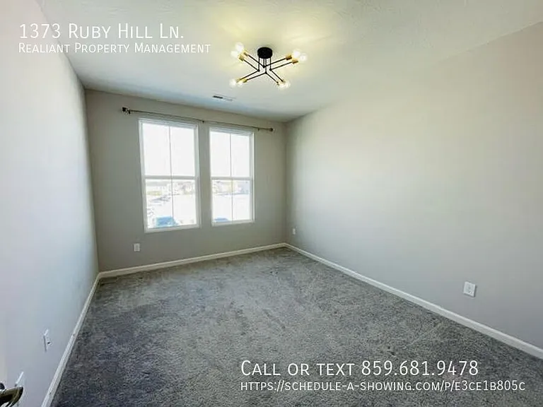 1373 Rubyhill Ln — Photo 7