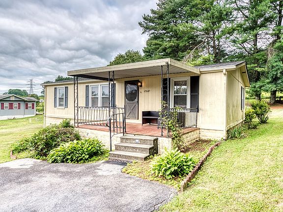 3rd image of 17207 Cary Dr