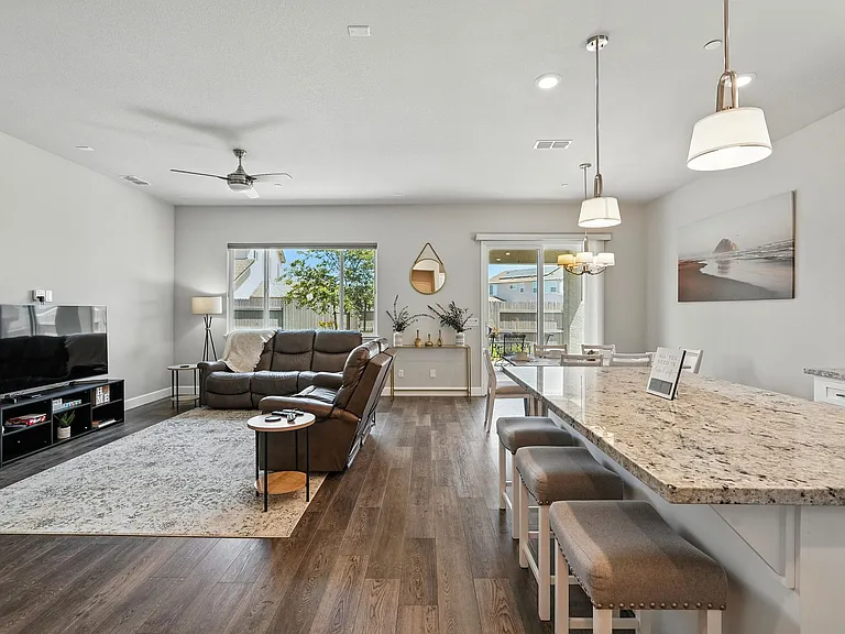 Living room/kitchen/dining