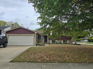 38614 Arcola Dr, Sterling Heights, MI 48312