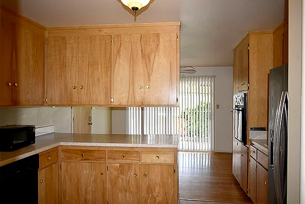411 Clark Dr — Photo 6