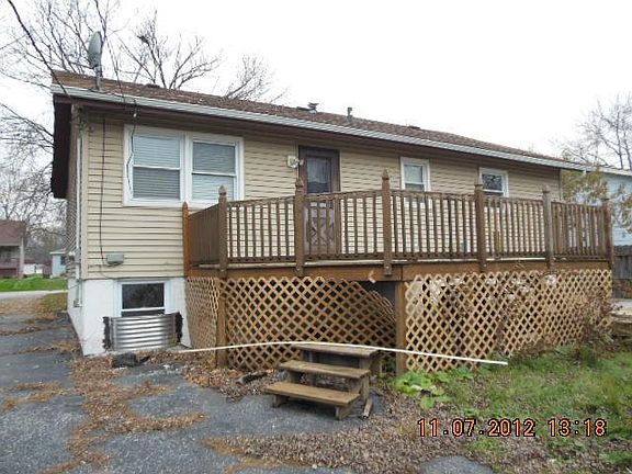 2nd image of 2411 Lakewood Dr