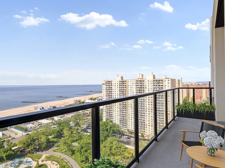 221 Sea Breeze Ave #3C — Photo 4