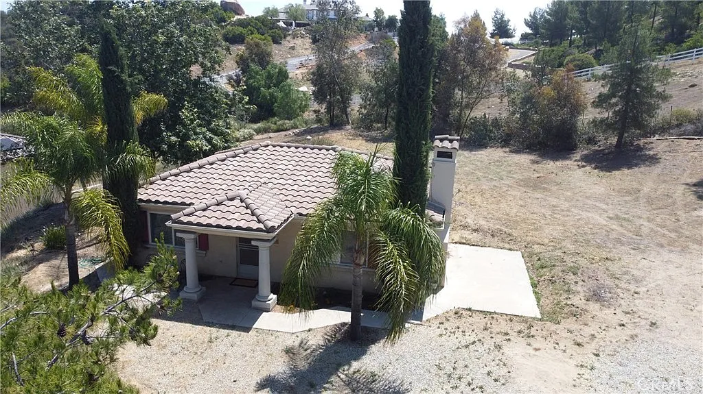 2 bed, 865 sqft, $2,750 — Photo 4
