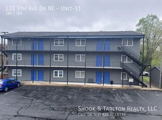222 9th Avenue Dr NE UNIT 11, Hickory, NC 28601