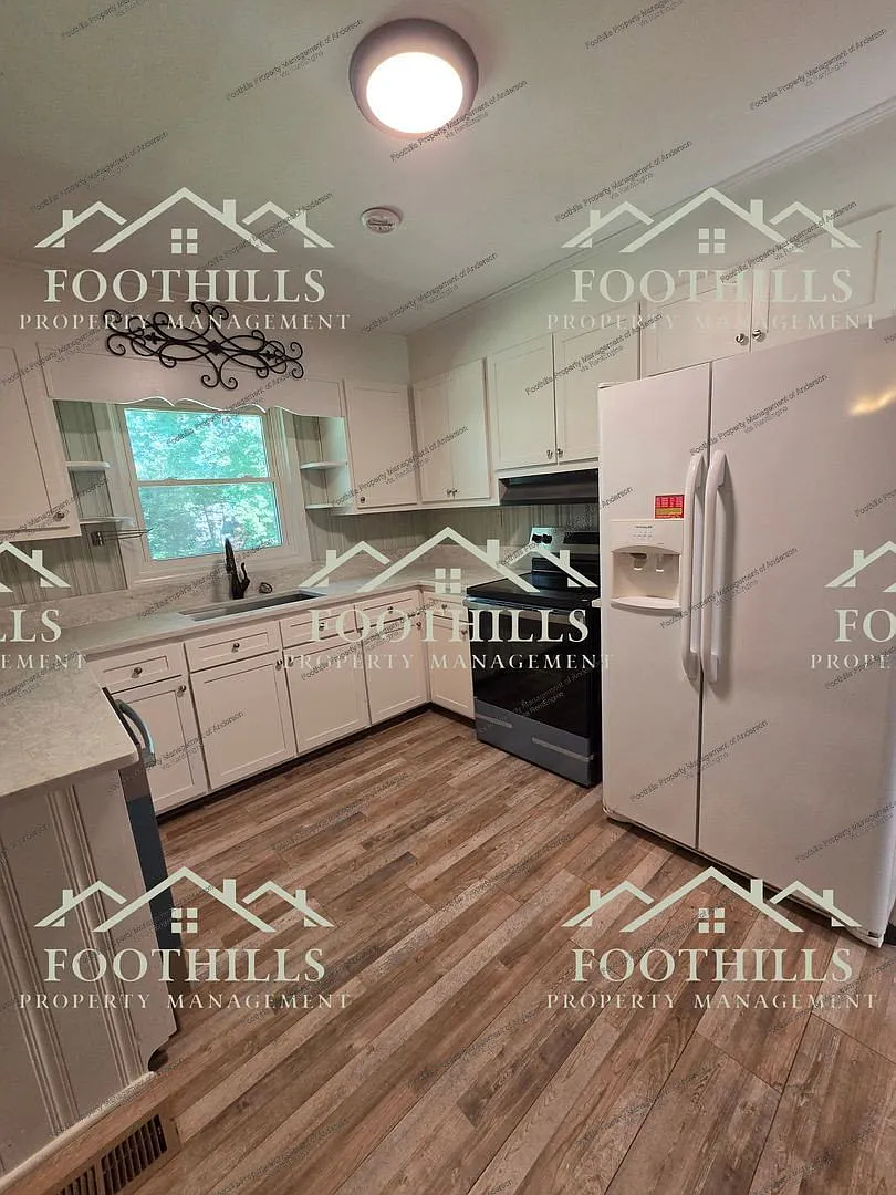 3 bed, 2.0 bath, 1540 sqft, $1,700 — Photo 4