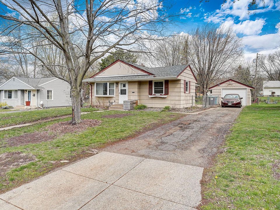 1st image of 373 Ruby Dr