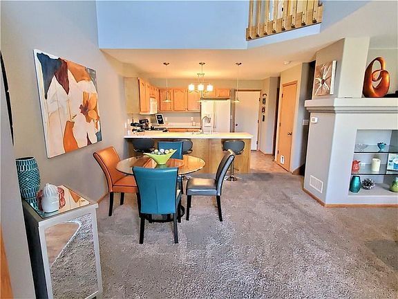 2nd image of 8605 Bromley Pl
