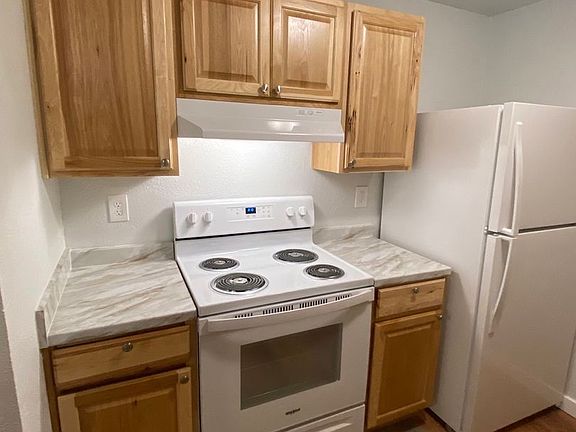 3rd image of 158 Jefferson St APT 01