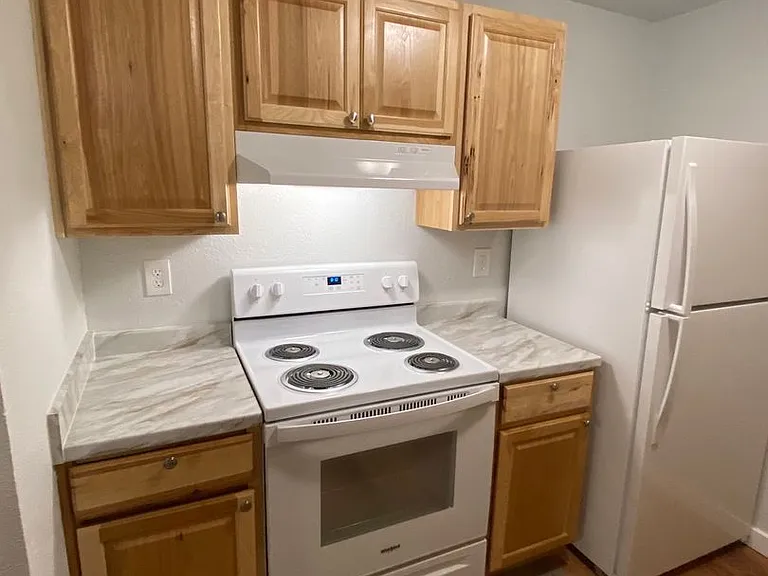 158 Jefferson St — Photo 3