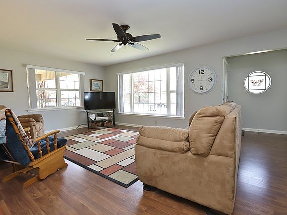 4th image of 1733 N Thomas Ave
