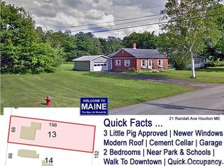 21 Randall Ave, Houlton, ME 04730