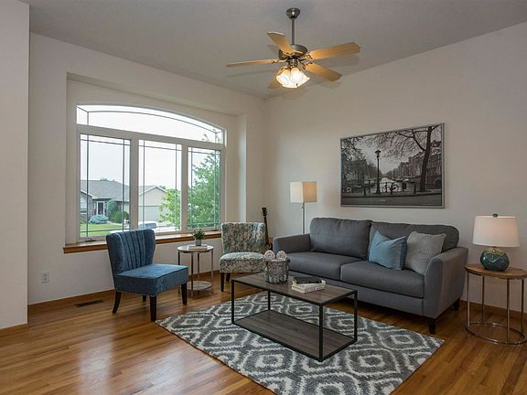 3rd image of 60 Vixen Ln