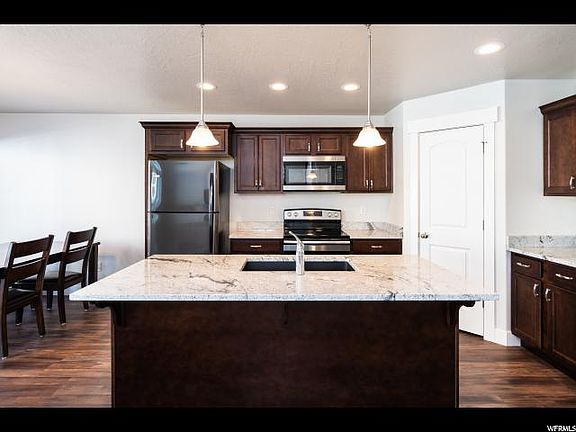 3rd image of 4836 W Pillar Dr