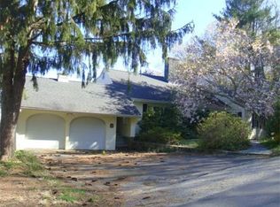 15 Burnham Rd, Wenham, MA 01984