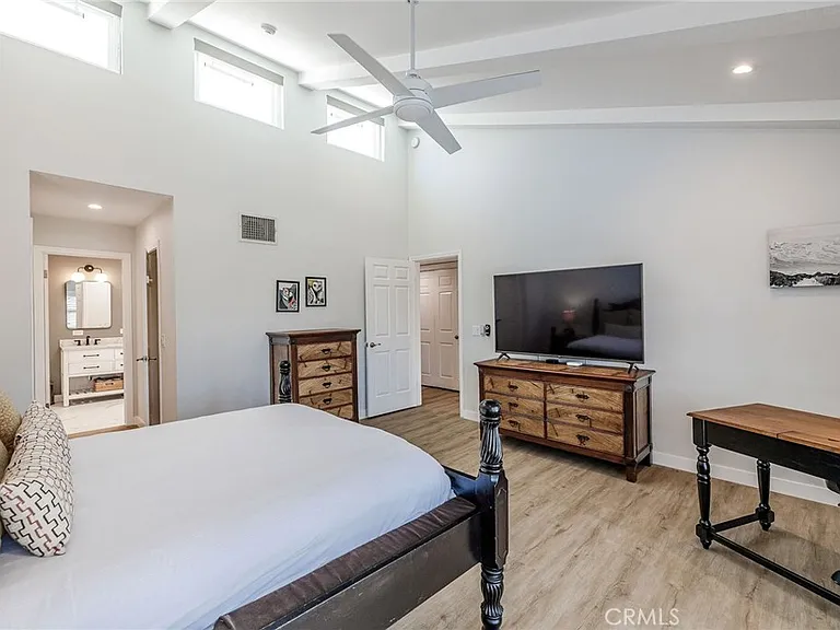 1219 S Catalina Ave — Photo 28