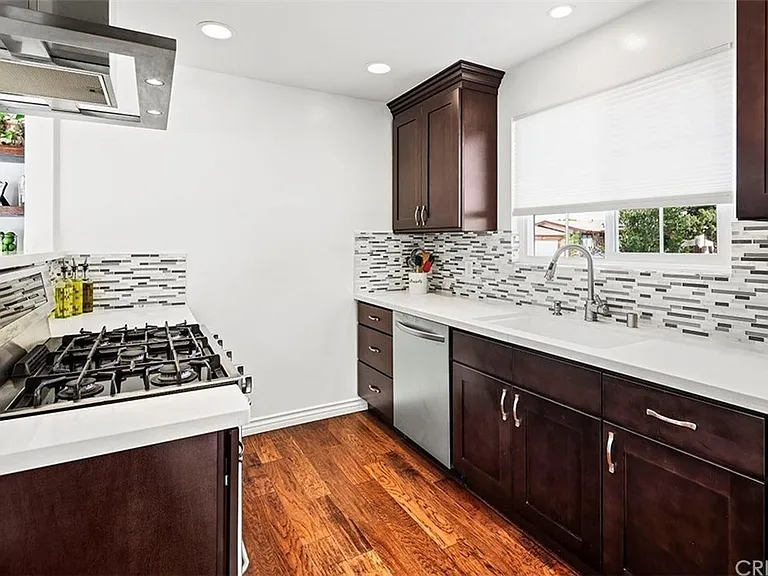 23000 Haynes St — Photo 4