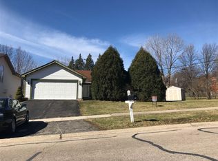 899 Springhill Cir, Naperville, IL 60563