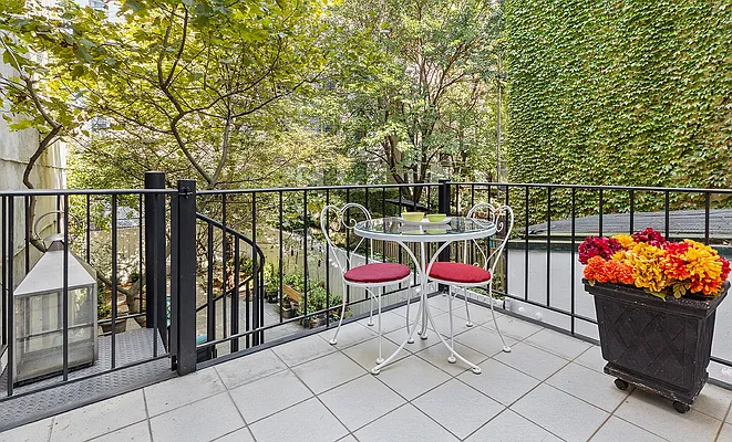 Sold by Compass | media 13