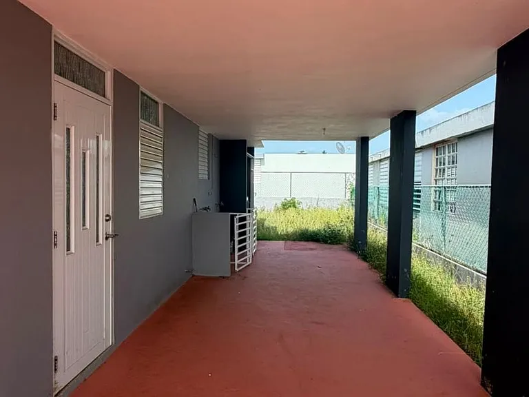 URB PASEOS REALES CASA D-9 CALLE MONARCA — Photo 5
