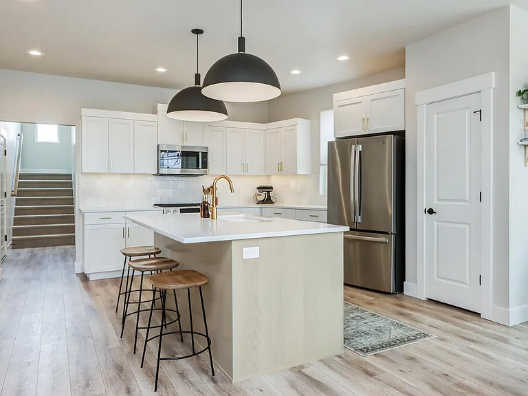 2032 E Presidential Dr — Photo 17