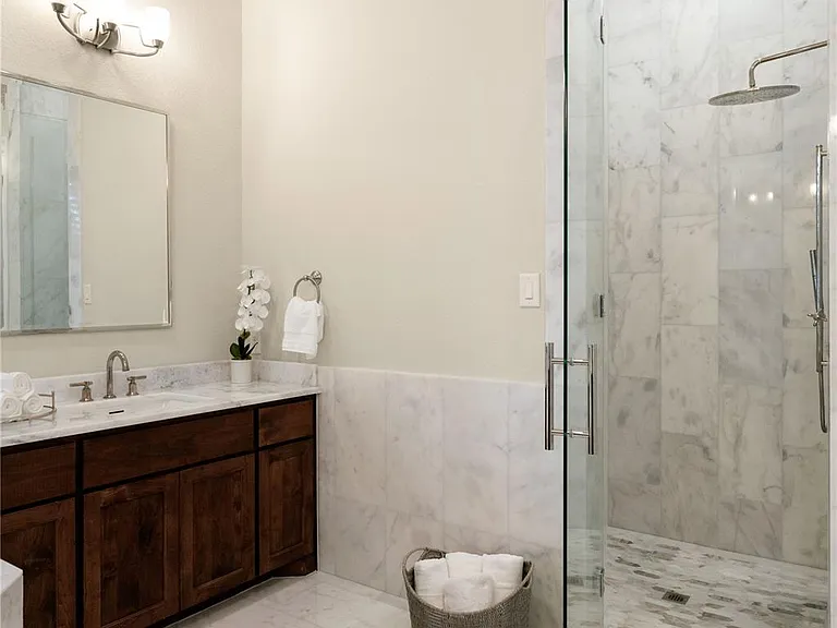 7 Valley Cottage Pl — Photo 33