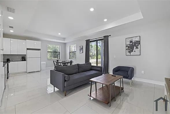 674 Windermere Dr — Photo 11