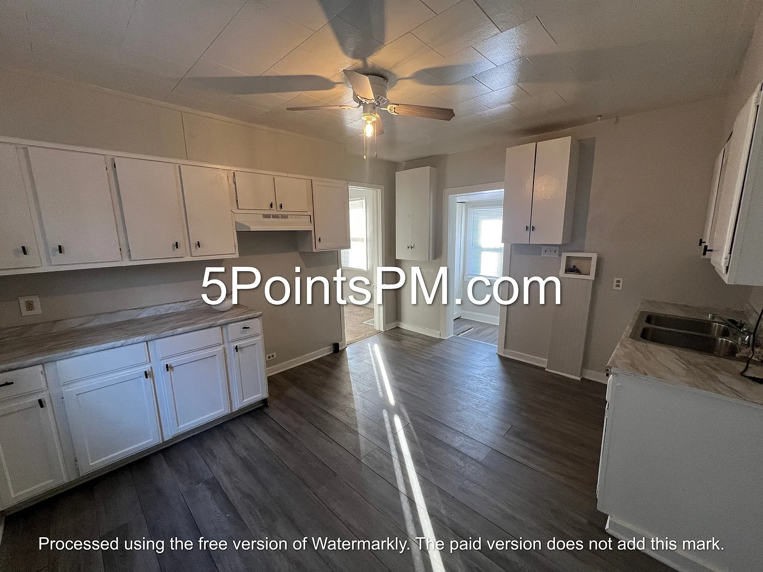 7805 Bancroft Avenue - 1 — Photo 4