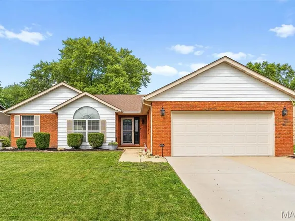 1708 Spruce Hill Dr, Belleville, IL 62221