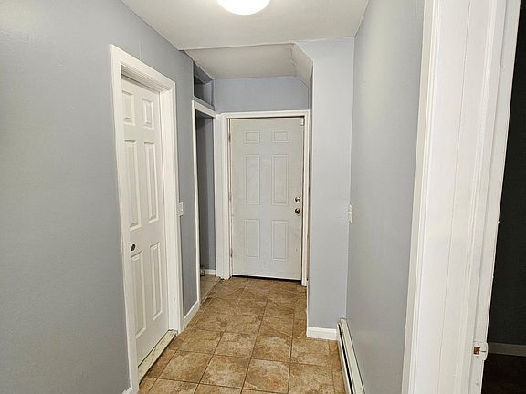 3rd image of 16 Amity St Floor 1