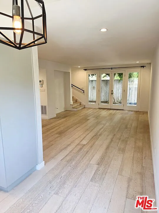 2 bed, 1.5 bath, 1140 sqft, $6,750 — Photo 3