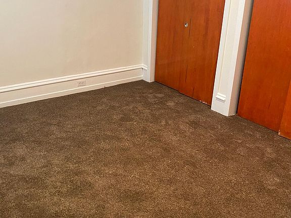 5th image of 203 Green Ln APT 1