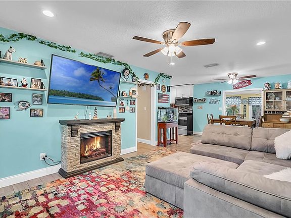 4th image of 55 Areca Dr