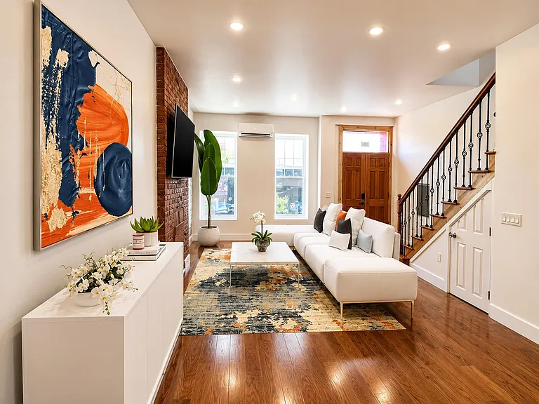 141 Halladay St — Photo 3