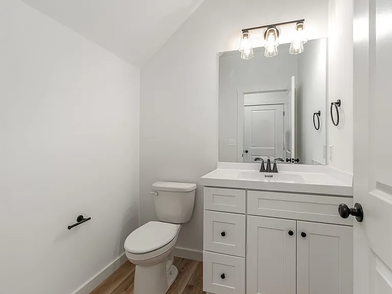 315 Pelham Ct — Photo 15