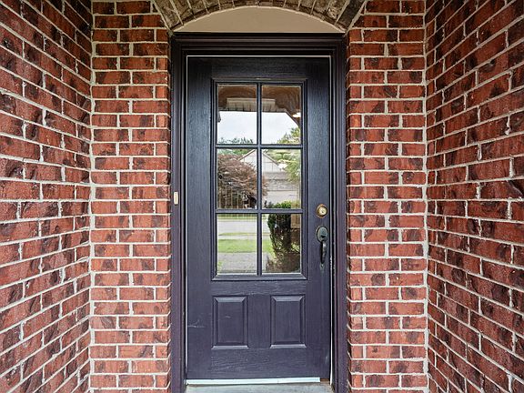 3rd image of 1102 Achiever Cir
