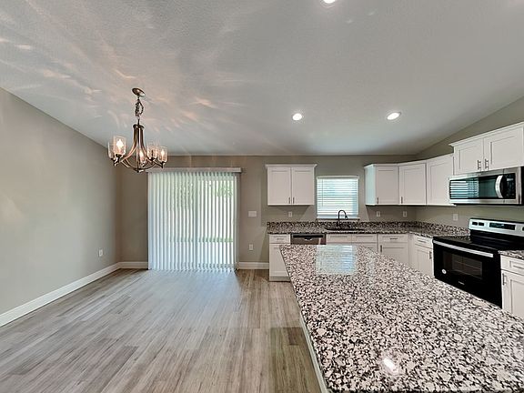 3rd image of 7867 N Manville Rd