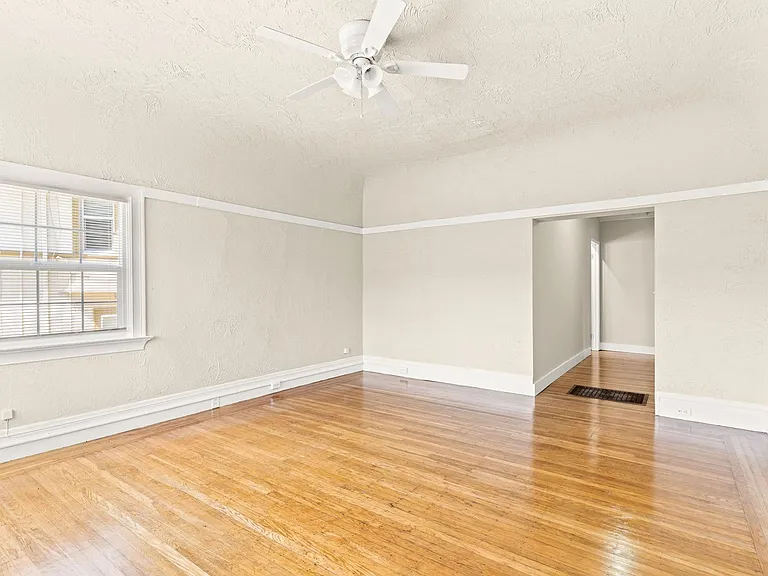 514 W Macarthur Blvd #3 — Photo 4